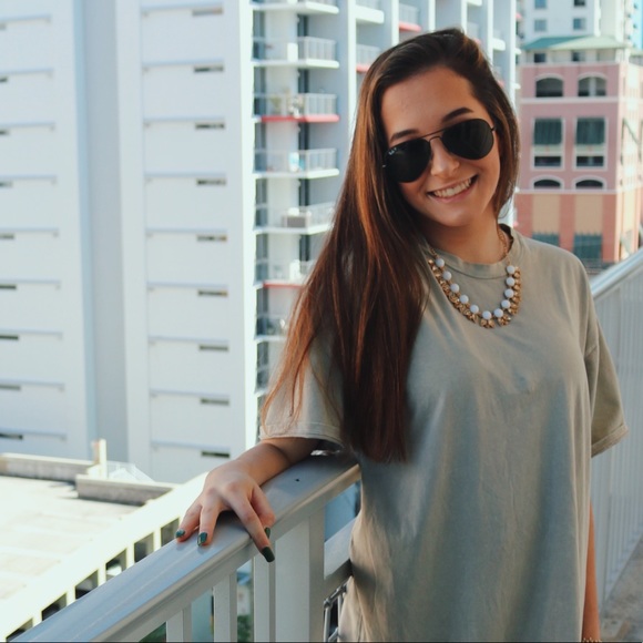 Meet your Posher, Raffaella - Picture 1 of 1